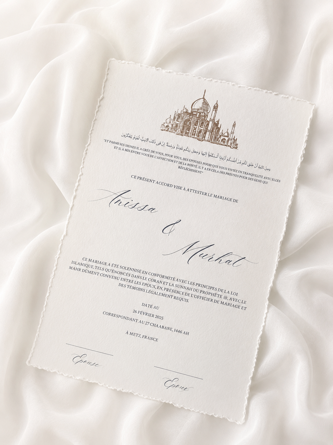 Découvrez le certificat de mariage religieux personnalisé NILUFER au format A4. Papier premium 300 g/m², effet déchiré, motif de mosquée, dorure à chaud or ou argent et nombreuses options de personnalisation.