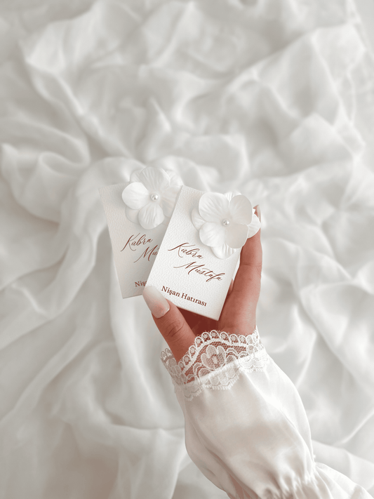 Ecrin dragées & Fleurs - Cadeaux invités
