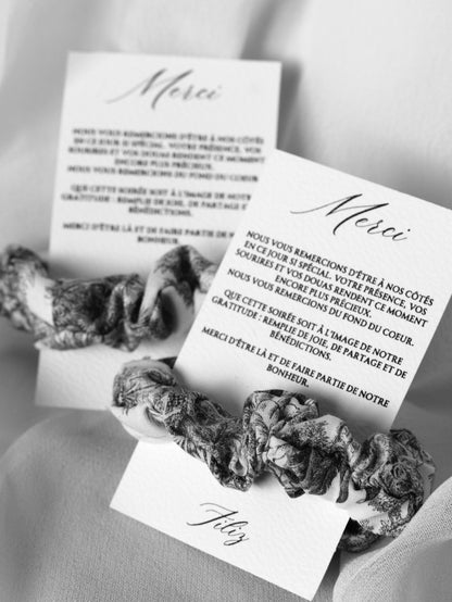 Carte avec Chouchou cousu main - Toile de Jouy - Cadeaux invités