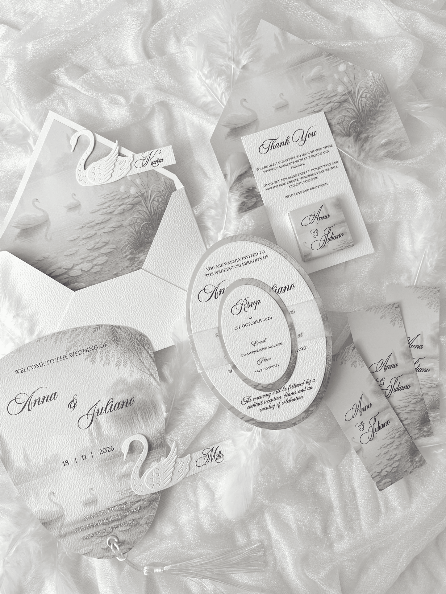 Faire-part de mariage personnalisé SWAN avec invitation ovale, enveloppe blanche et liner intérieur motif cygne